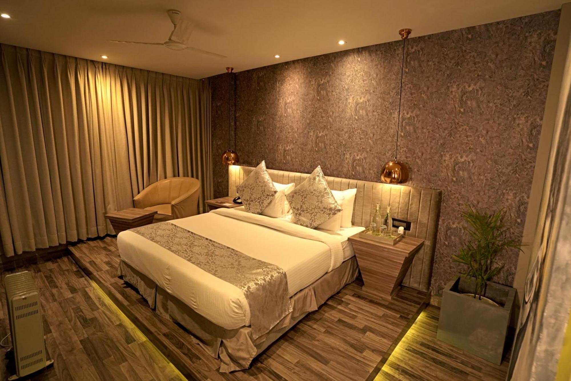 Hotel Sterling Palm Bliss - Rishīkesh Extérieur photo